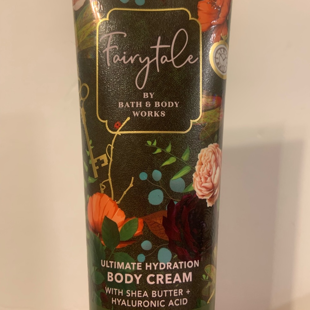 Bath and Bodyworks Fairytale body cream with hyaluronic acid - Picture 3 of 3